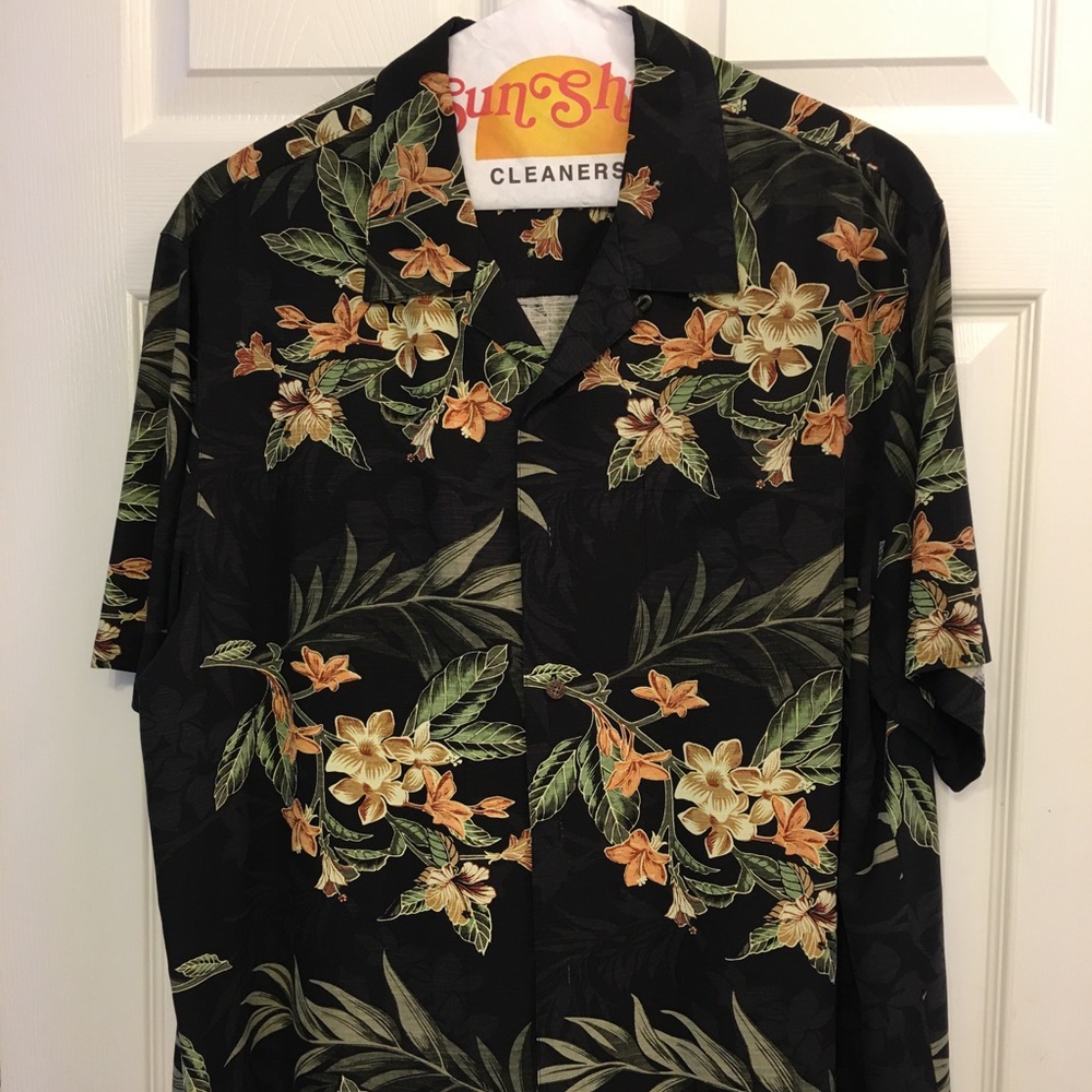 2/$16 SALE ♦️Hawaiian Shirt Silk